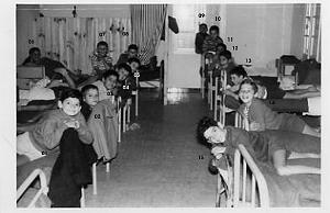 COLO ORE LES FRONTIGNES 1960 02 AU DORTOIR
